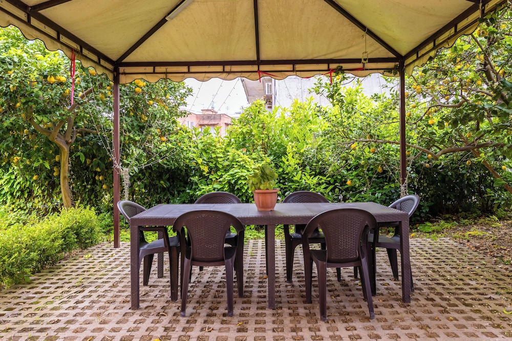 Domus Capodimonte Flat by Napoliapartments