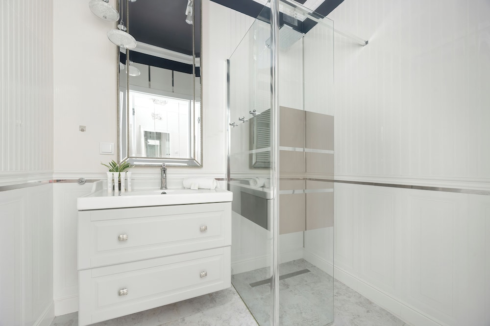 Warsaw Apartment by Renters Prestige view 3