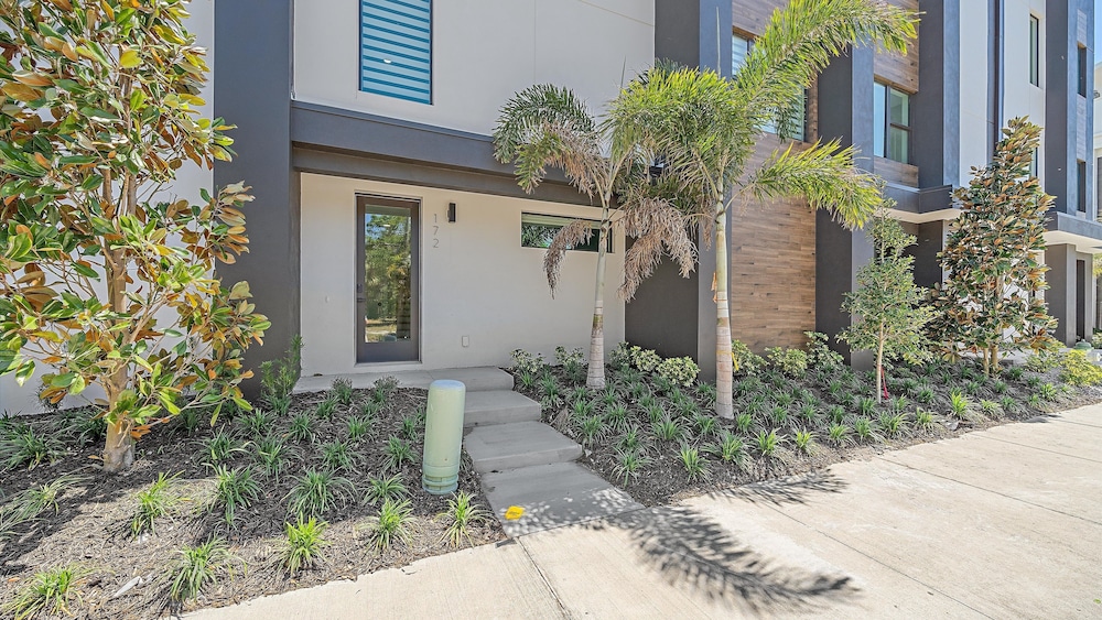 Uptown Oasis 3 Bedroom Townhouse