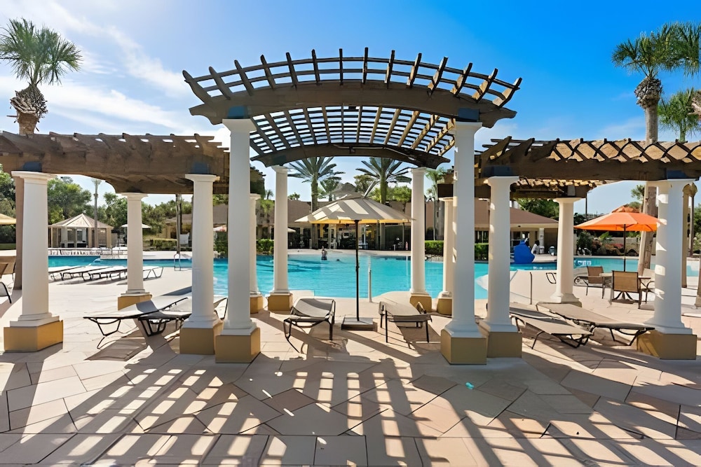 Windsor Hills 5BR 5min to Disney + Pool