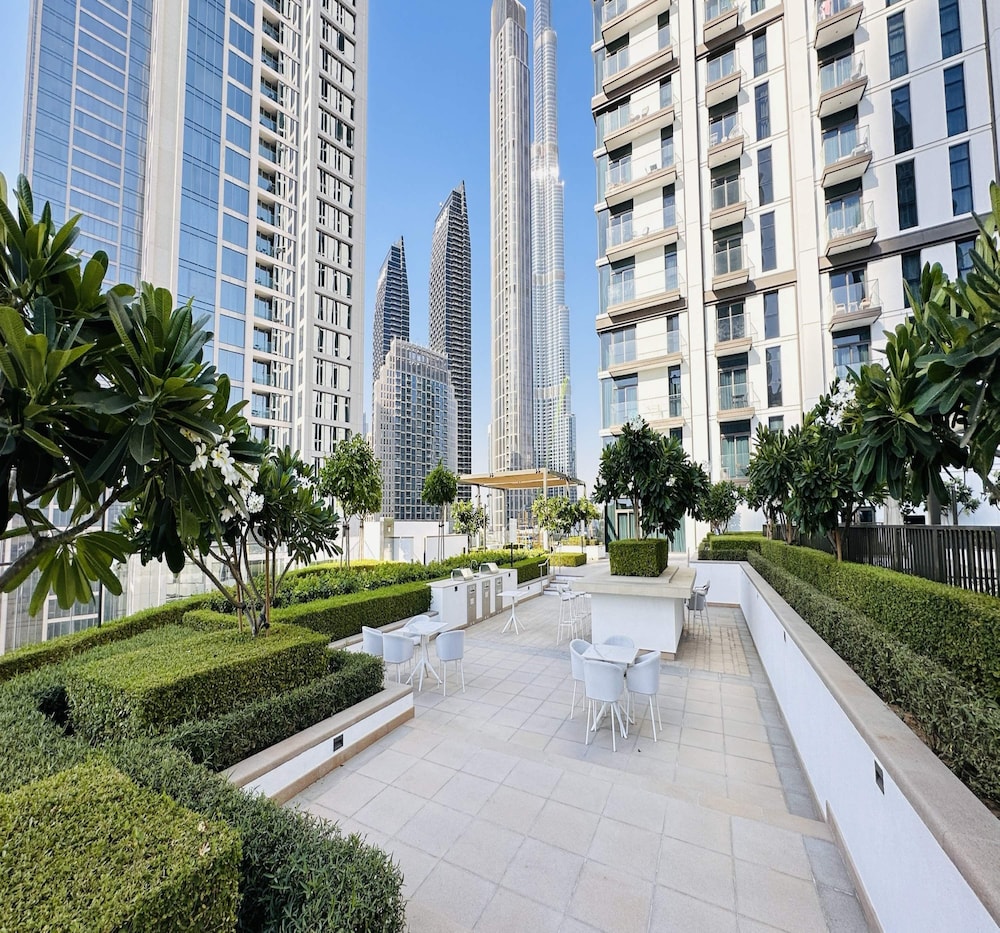 OYO HOME 1349 Burj Crown Luxury 1bed Apartment