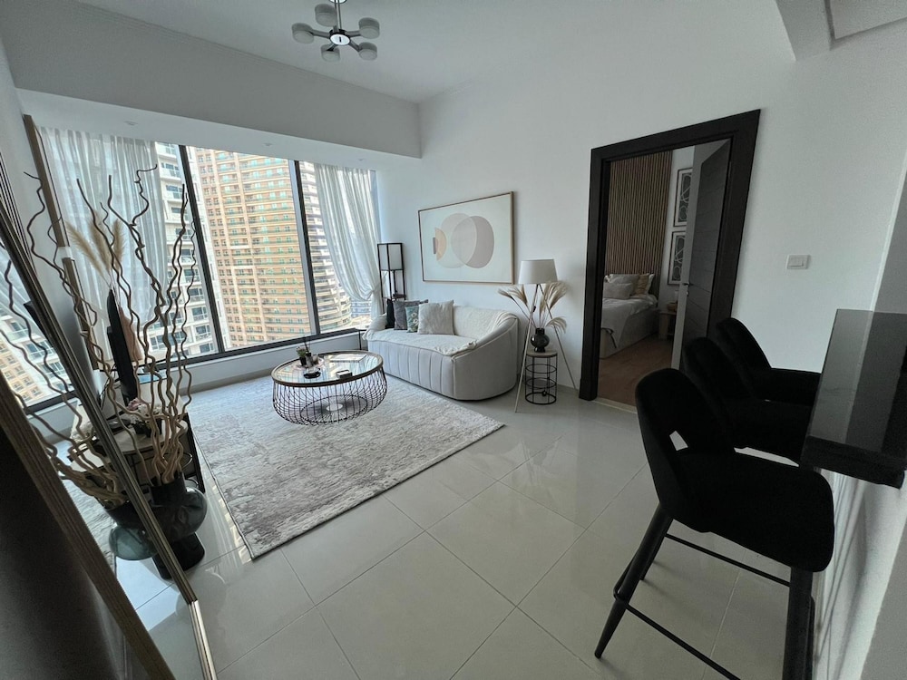 Chic Comfy 1BR in Dubai Marina