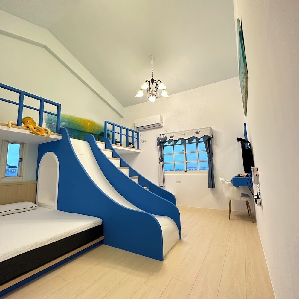 Ians Home view 4