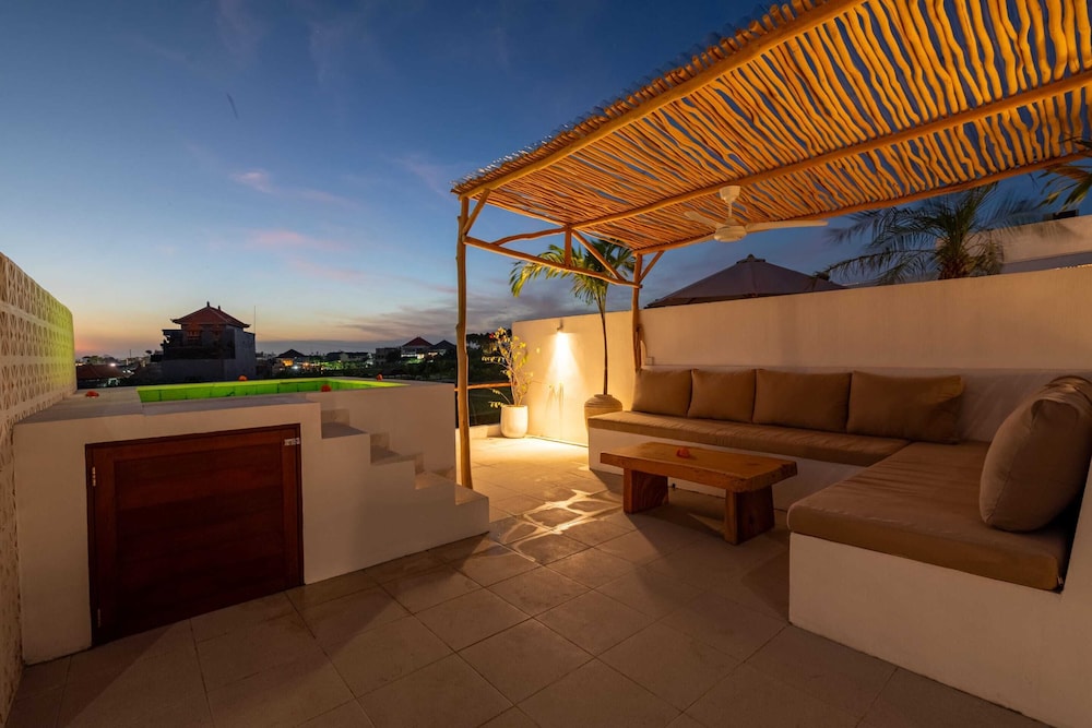 Villa Romance