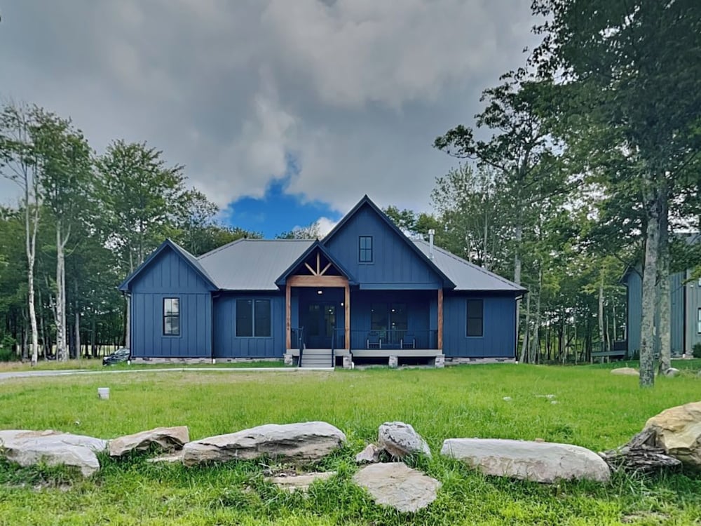 Holiday House by Taylor Made Deep Creek