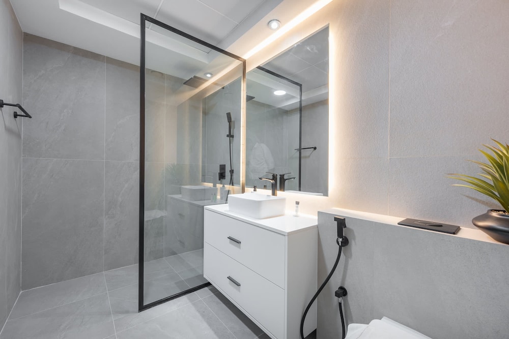 Sky Garden s Magnificent 1 Bedroom Apartment Perfect for 4