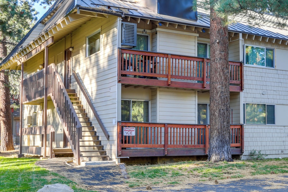 Hotel Ski Condo w/ Community Amenities in Mammoth Lakes! - Image 1