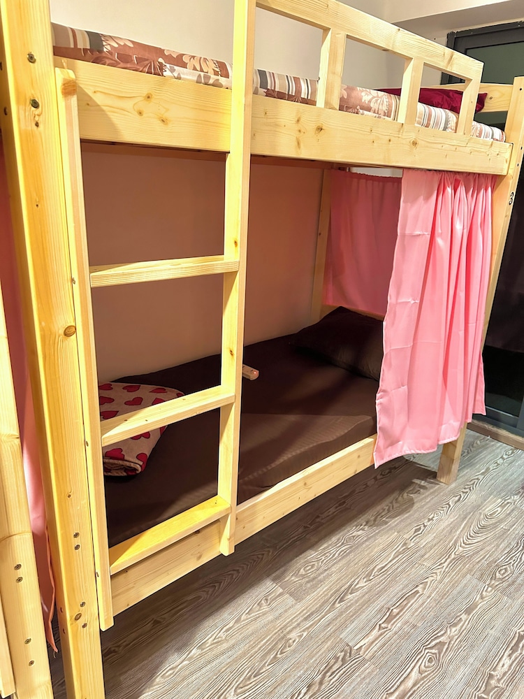 Heartland Hostel