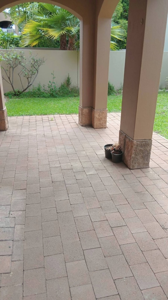 Ground flr 3bed Apartment Private Garden