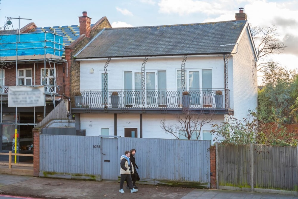 Chic 2-bedroom Home - Richmond Upon Thames