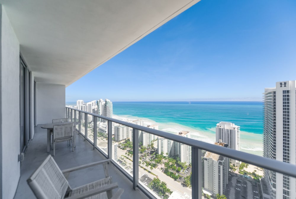 Amazing 2BR Hyde Beach House Ocean Views - Image 5