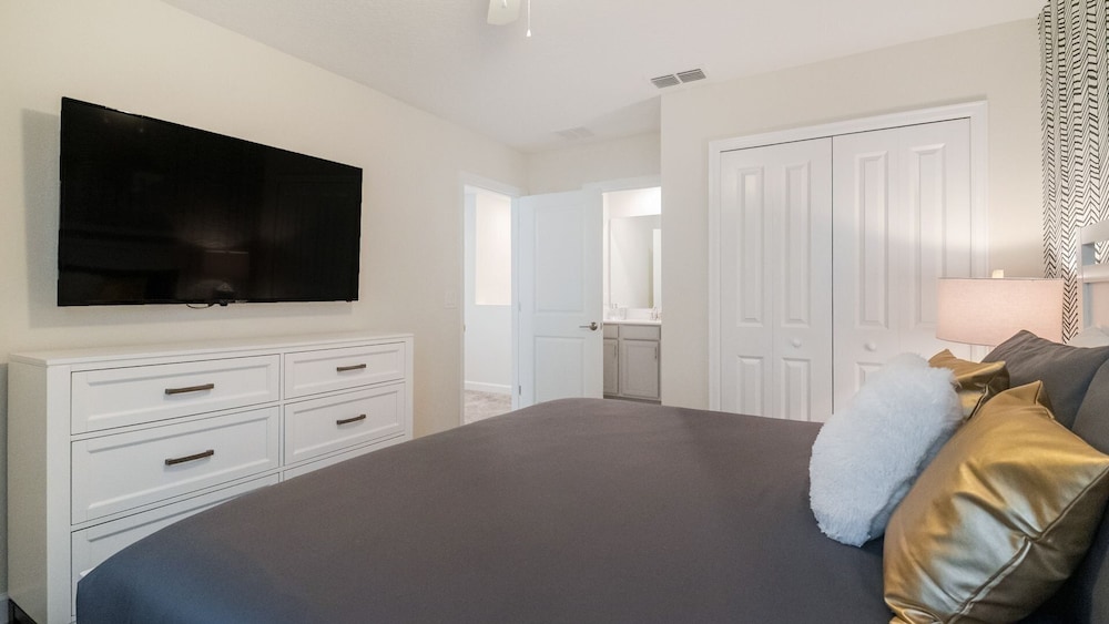 Storey Lake Resort 6 Bedroom Private Pool Home with Game Room 6 Home