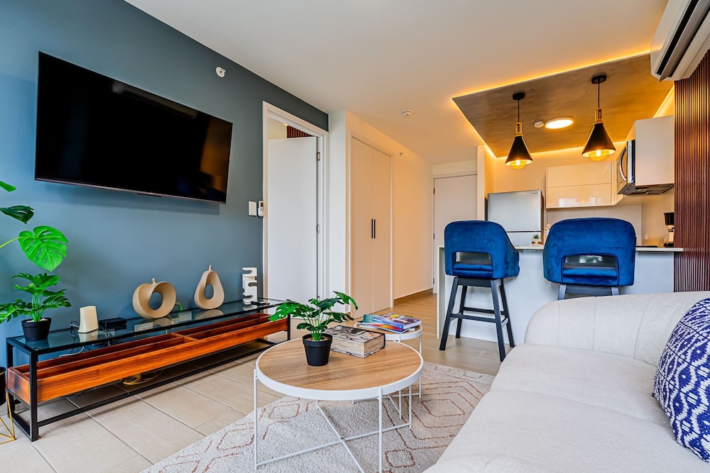 w Bright 1BR w Private Balcony in San Francisco