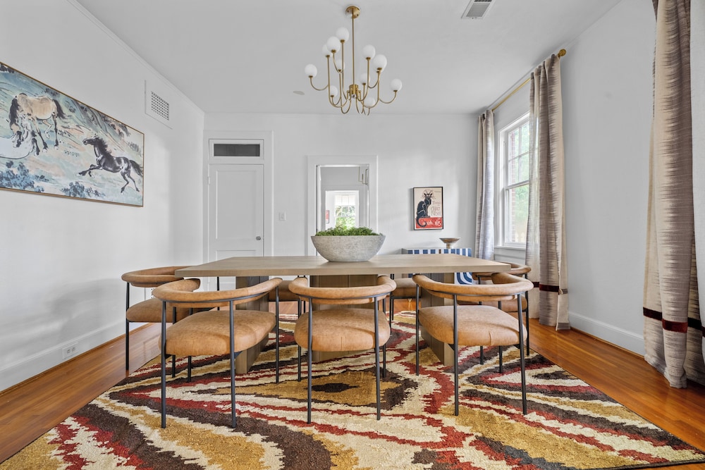Stylish 3BR Retreat w Porch and garden