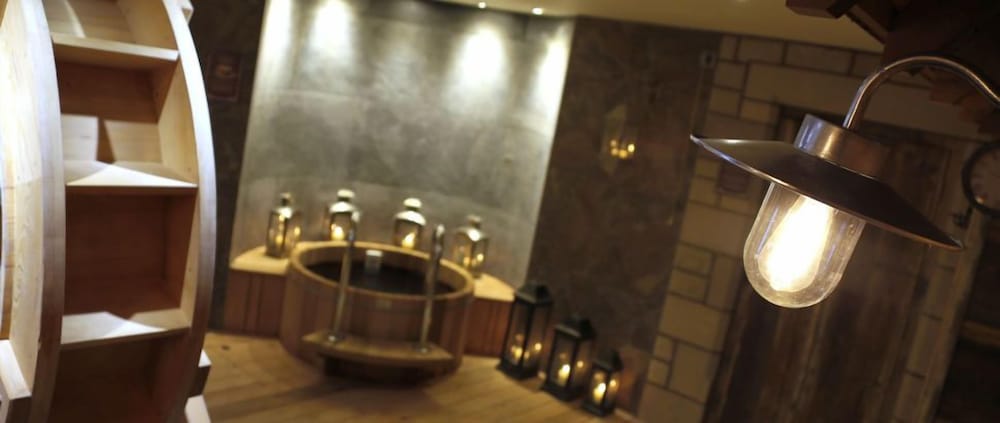Three Horseshoes Country Inn and Spa