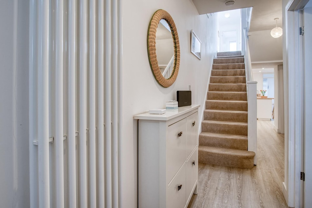 Taliesin - 5 Bedroom Holiday Home - Tenby