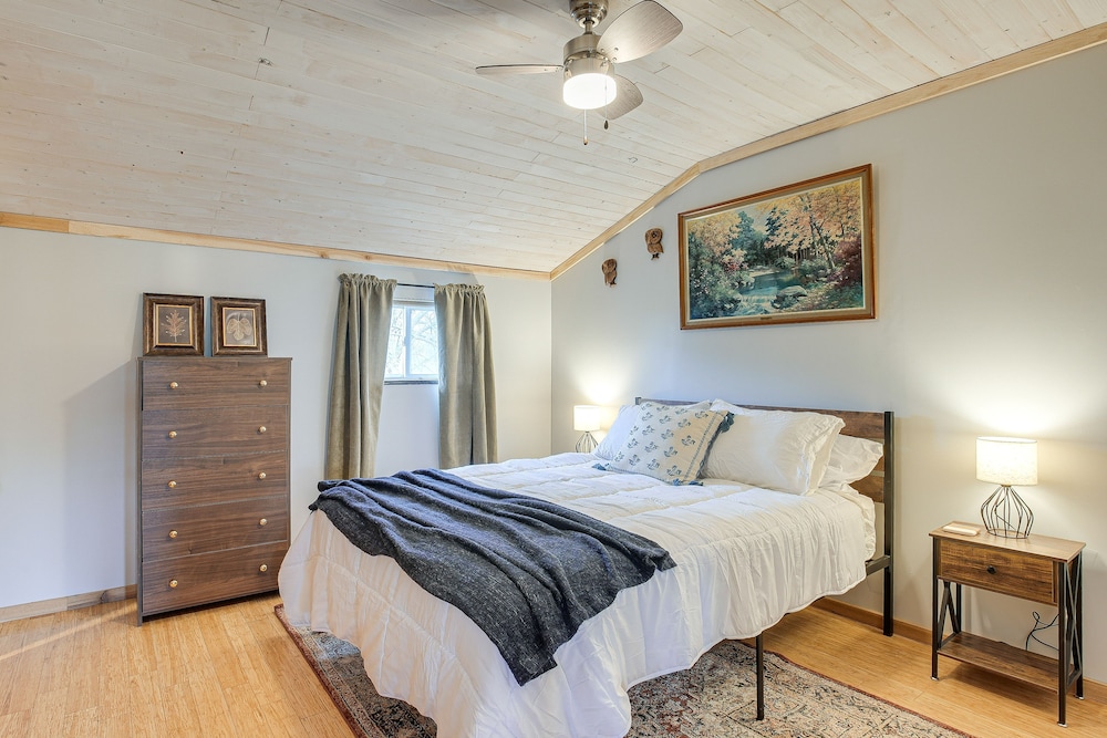 Homey Ohio Getaway on Private 7-acre Farm! view 3