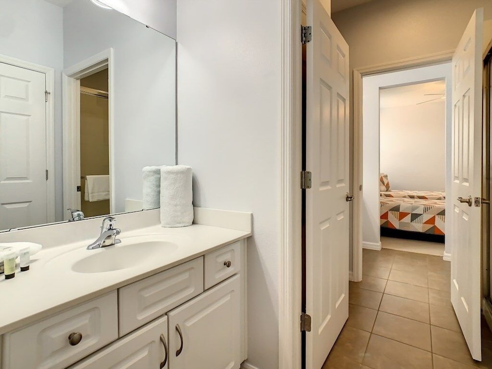 Luxury Villa W/ Private Pool, Golf Resort Amenities & Near Disney 5 Bedroom Villa