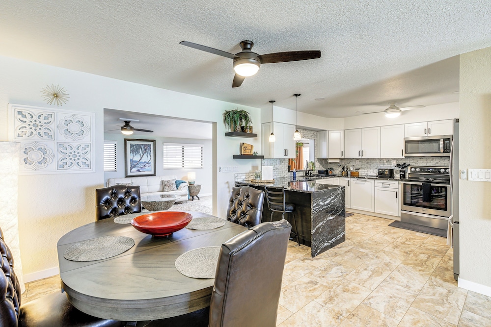 NEW Listing! Gorgeous Poolside Views: Havasu Haven