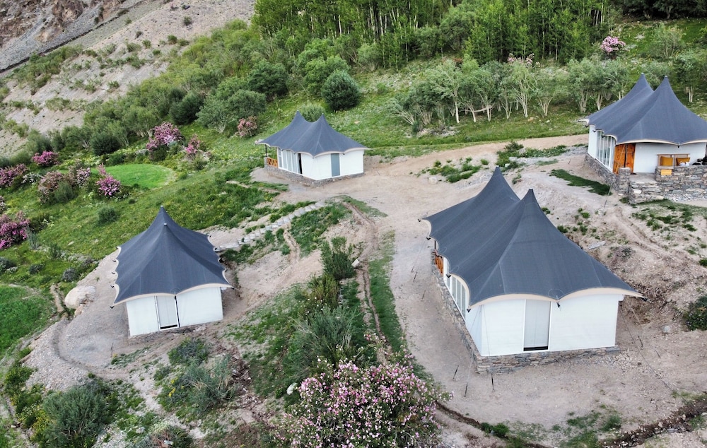 Tara Mountain Sarai