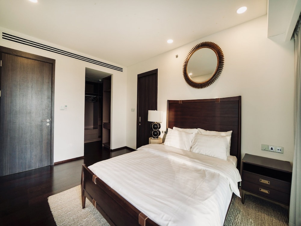 Serenity Luxury Private Pool Villas - Free One Way Airport Shuttle