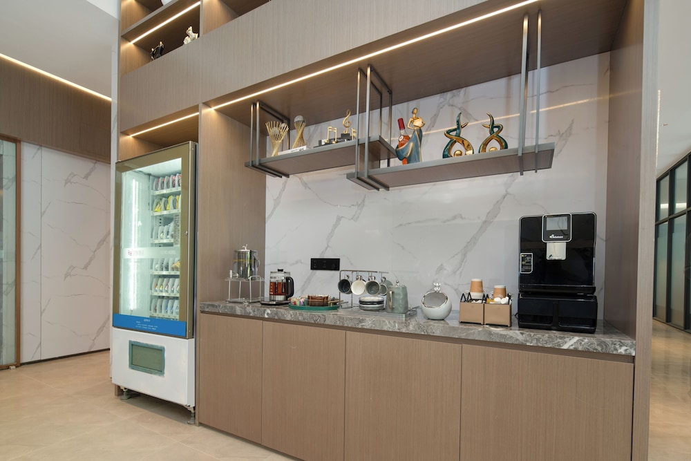 ECHIC Mercure (Guangzhou Baoneng Performing Arts Center Luogang Wanda Plaza)