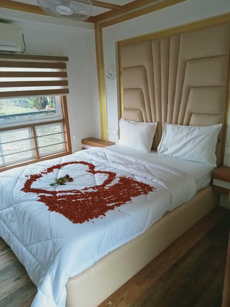 Kerala Houseboats