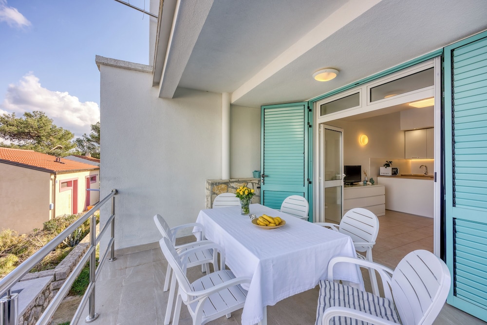Valdarke Seaside Apartment