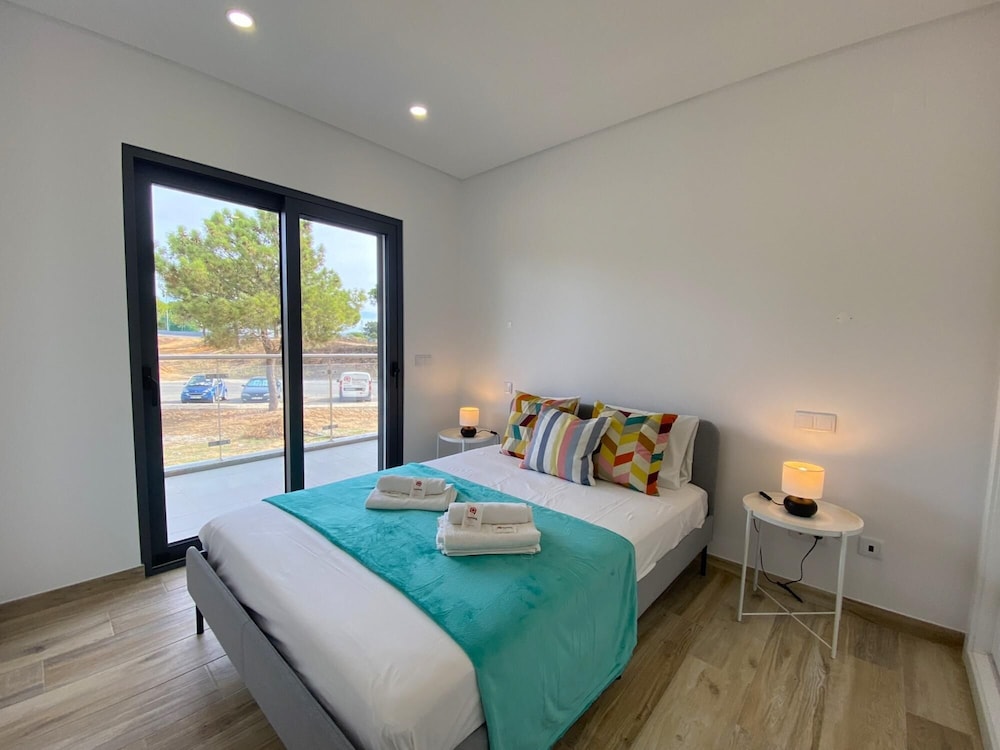Quarteira Modern by Homing view 2
