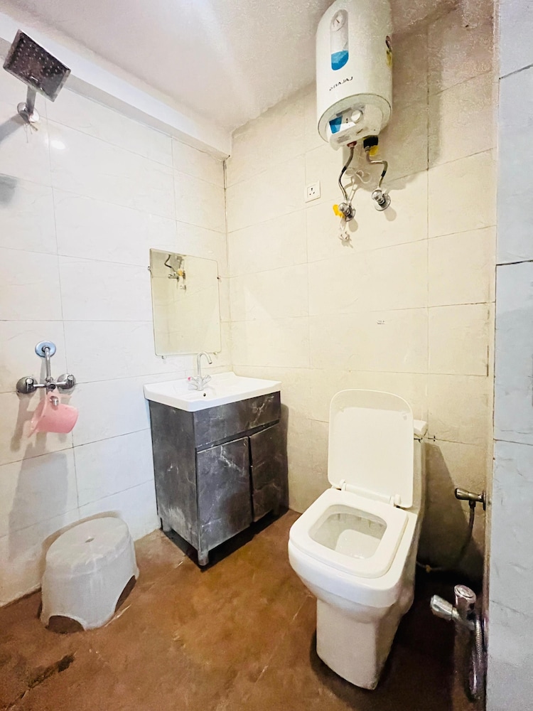 Roomshala Hotel Green Valley