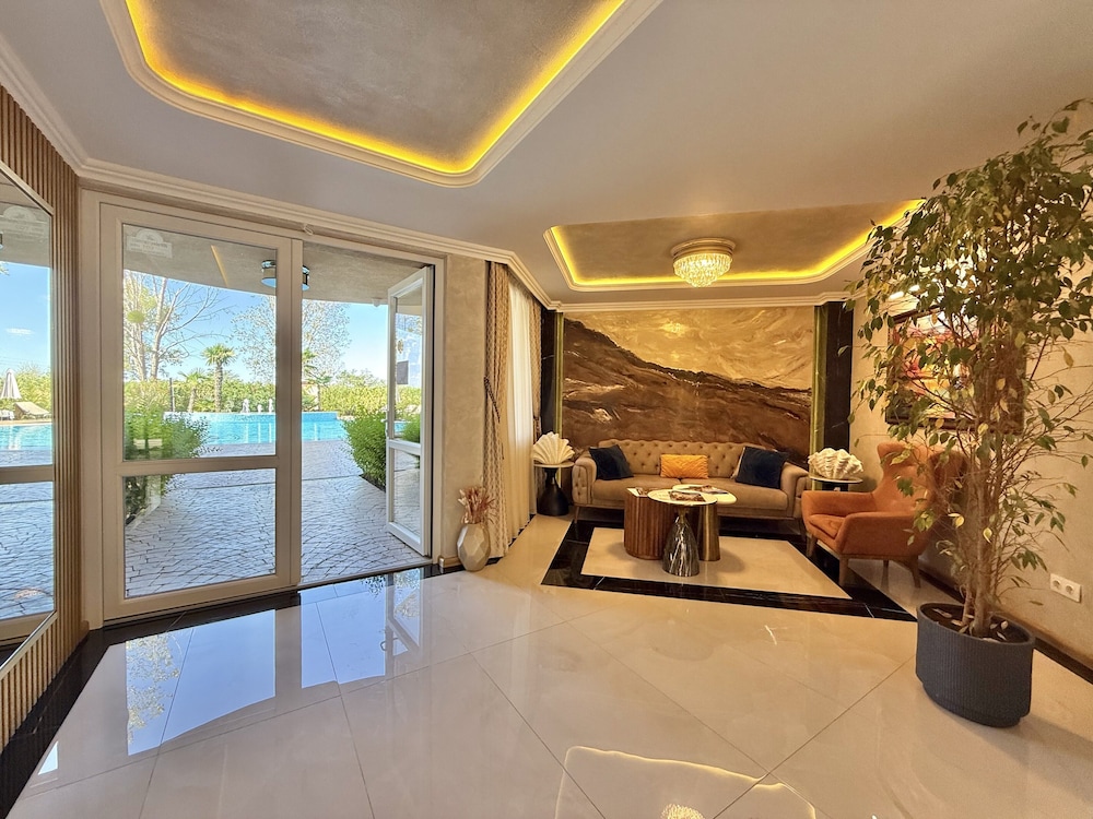 Menada Aphrodite Green Apartments