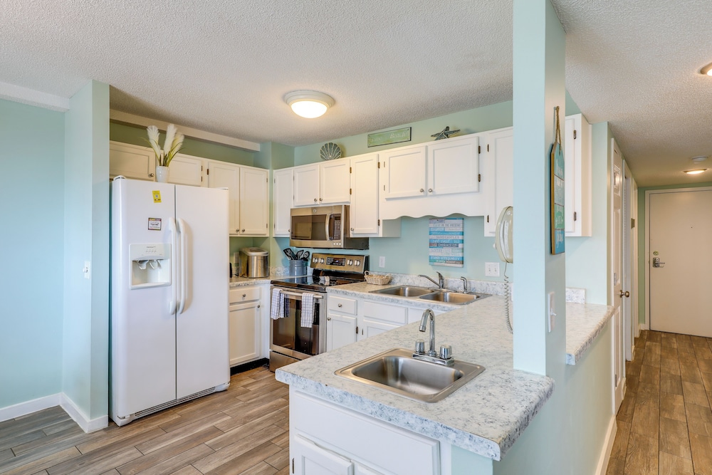 Ocean-view Balcony: Myrtle Beach Resort Condo!