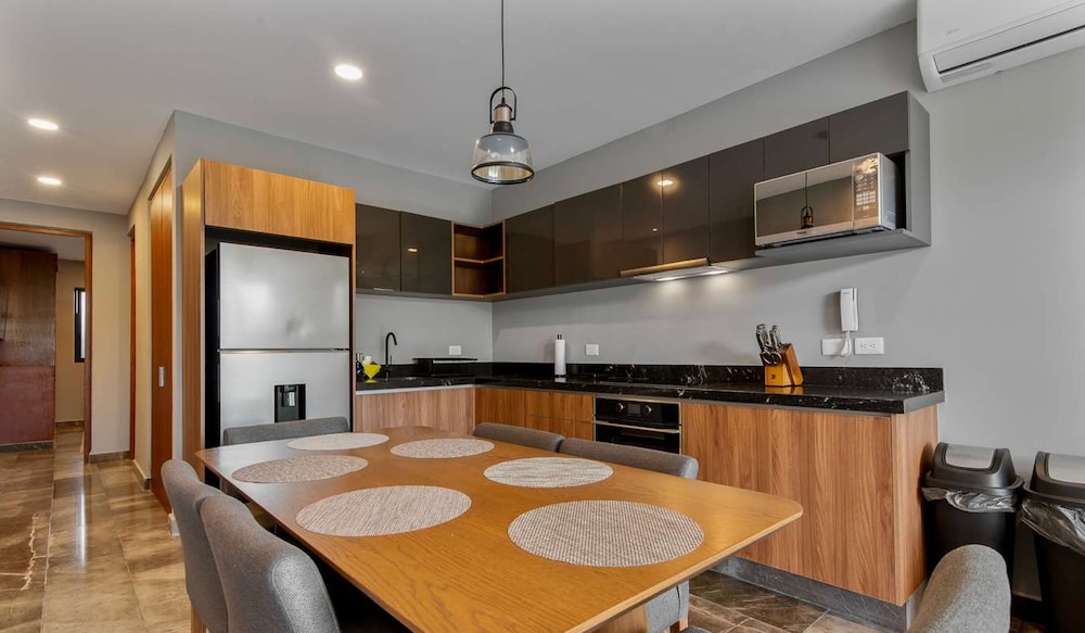 Modern 1 Bedroom Apartment With Luxury Amenities at Paramar Black by Waves