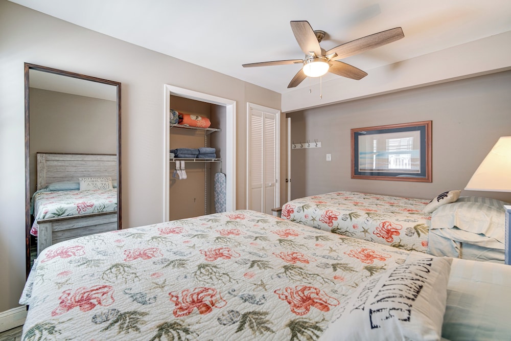 Walkable Brigantine Condo, 4 Mi to Atlantic City!