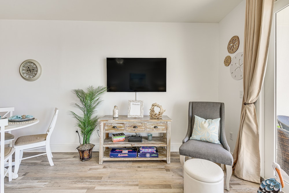 'ocean Oasis': PCB Condo w/ Balcony & Beach Views!