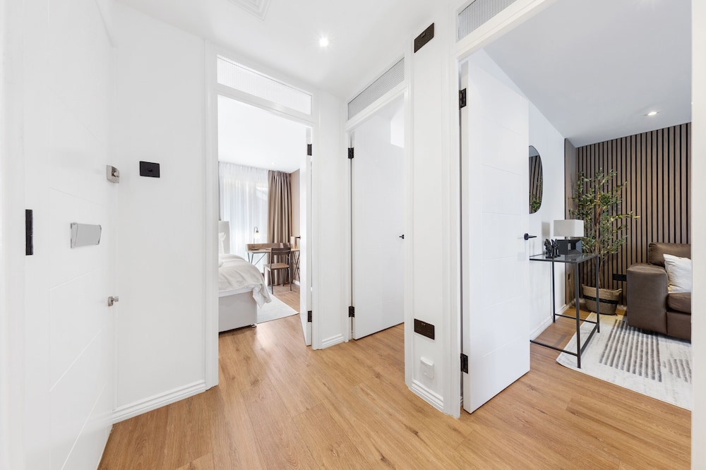 London Grove Apartments