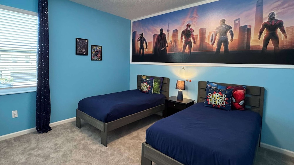 Family Friendly 12bd w Jacuzzi Veranda Palms 4401