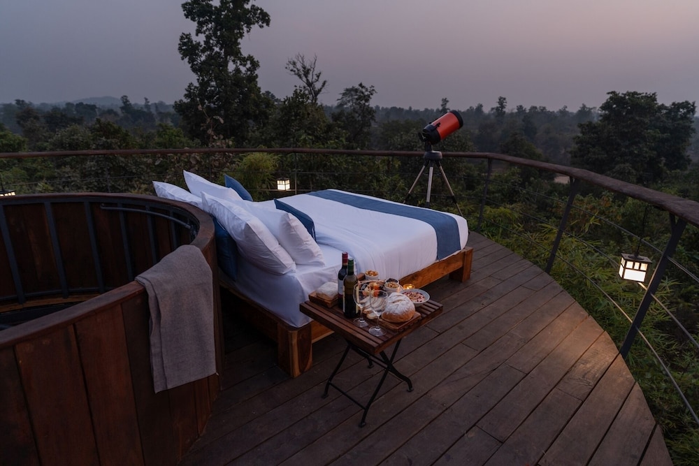 Outpost 12 - A Sinali Experience - Kanha