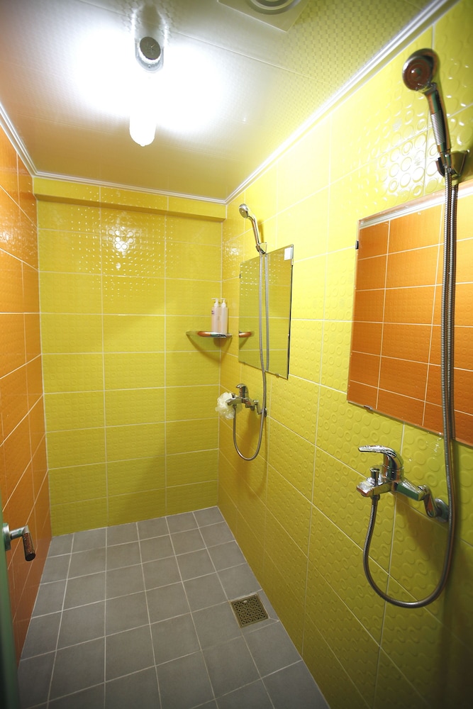 Bluefish Guesthouse - Hostel