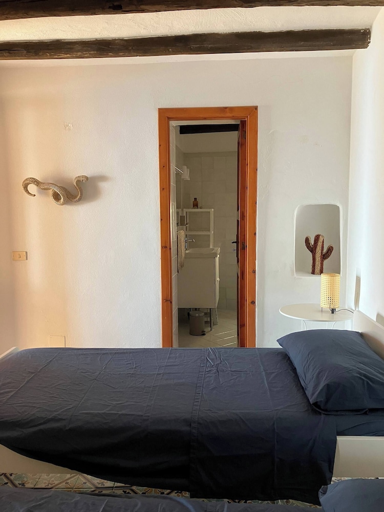 Casa Bacco, Capistello