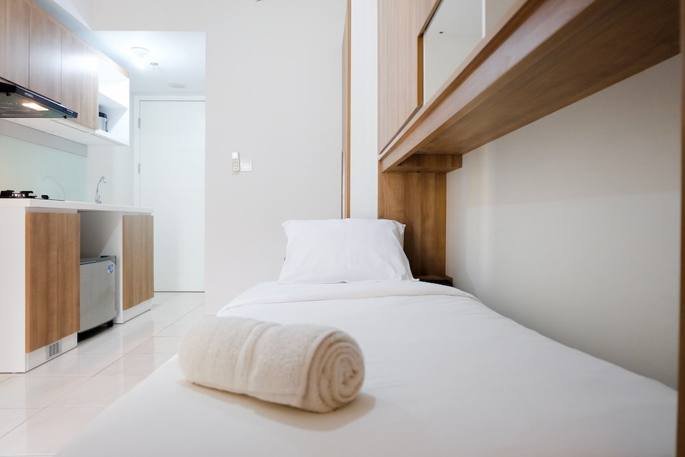 Comfy and Relaxing Studio at The Springlake Apartment view 2