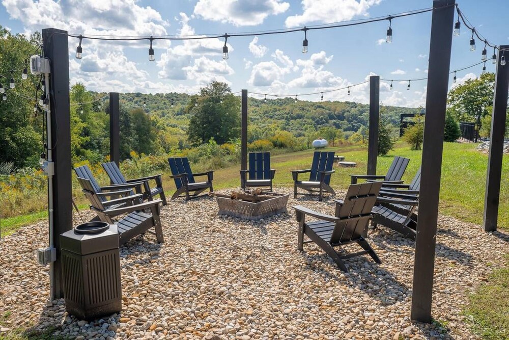 Serenity Ridge Scenic Luxury Log Estate Getaway view 4