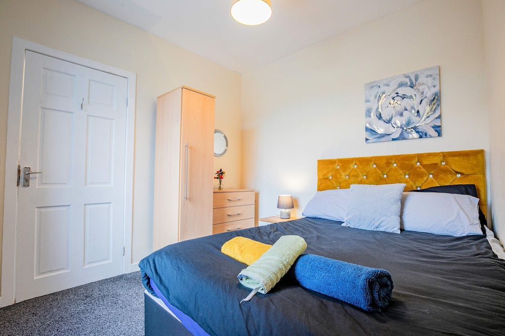 Host Stay Park Cliffe House