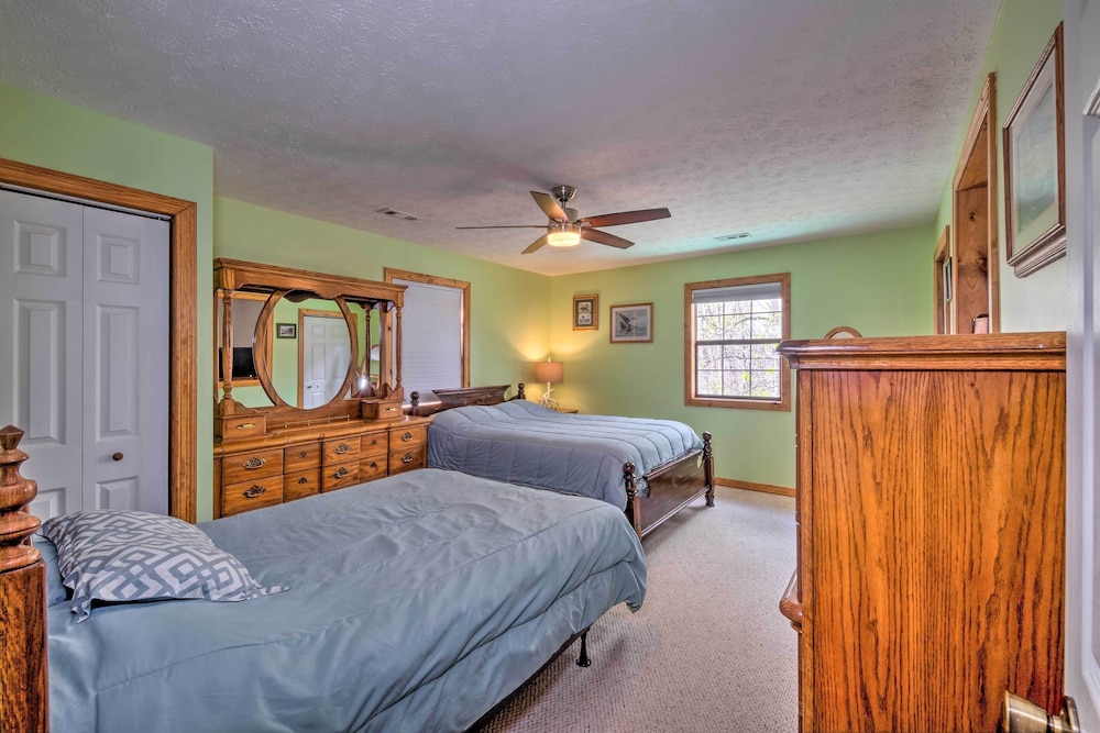 Lake House w/ Hot Tub + Fire Pit - 1 Mi to Marina! view 3
