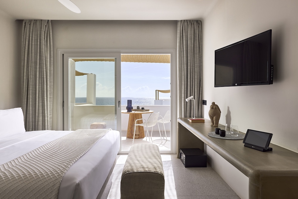 Artemis Seaside Resort
