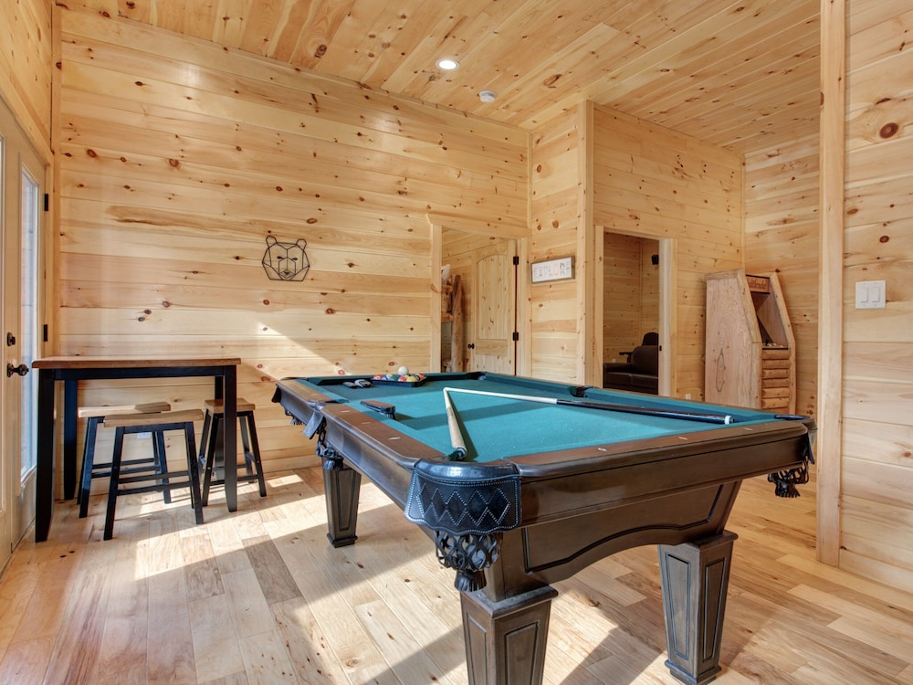 Gatlinburg Escape by Jackson Mountain Rentals view 2
