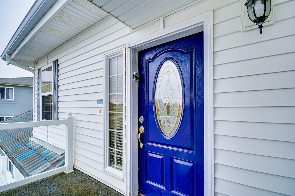 Ocean Shores Condo Rental w/ View - Walk to Beach! view 4