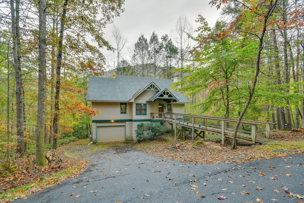 Home w/ Game Room & Rumbling Bald Resort Perks!