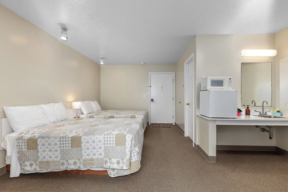The Lakeview Motel
