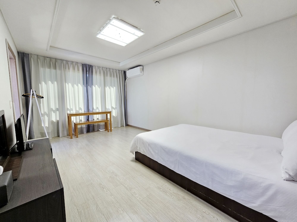 Seongsan Morning Sunset Pension